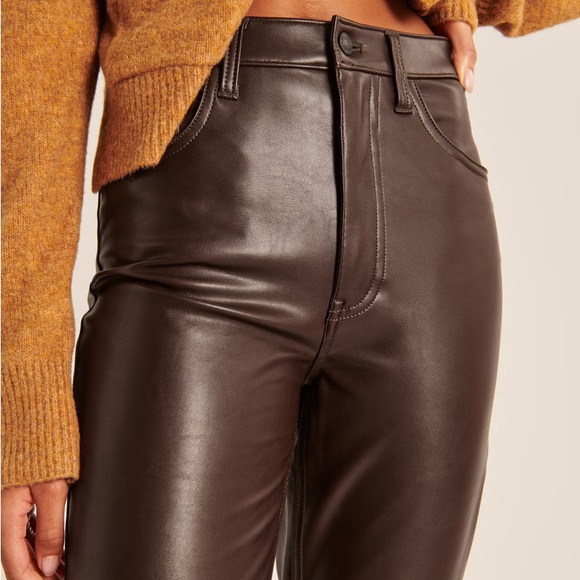 The 90’s Straight Ultra High Rise Vegan Leather pant - Picture 6 of 7